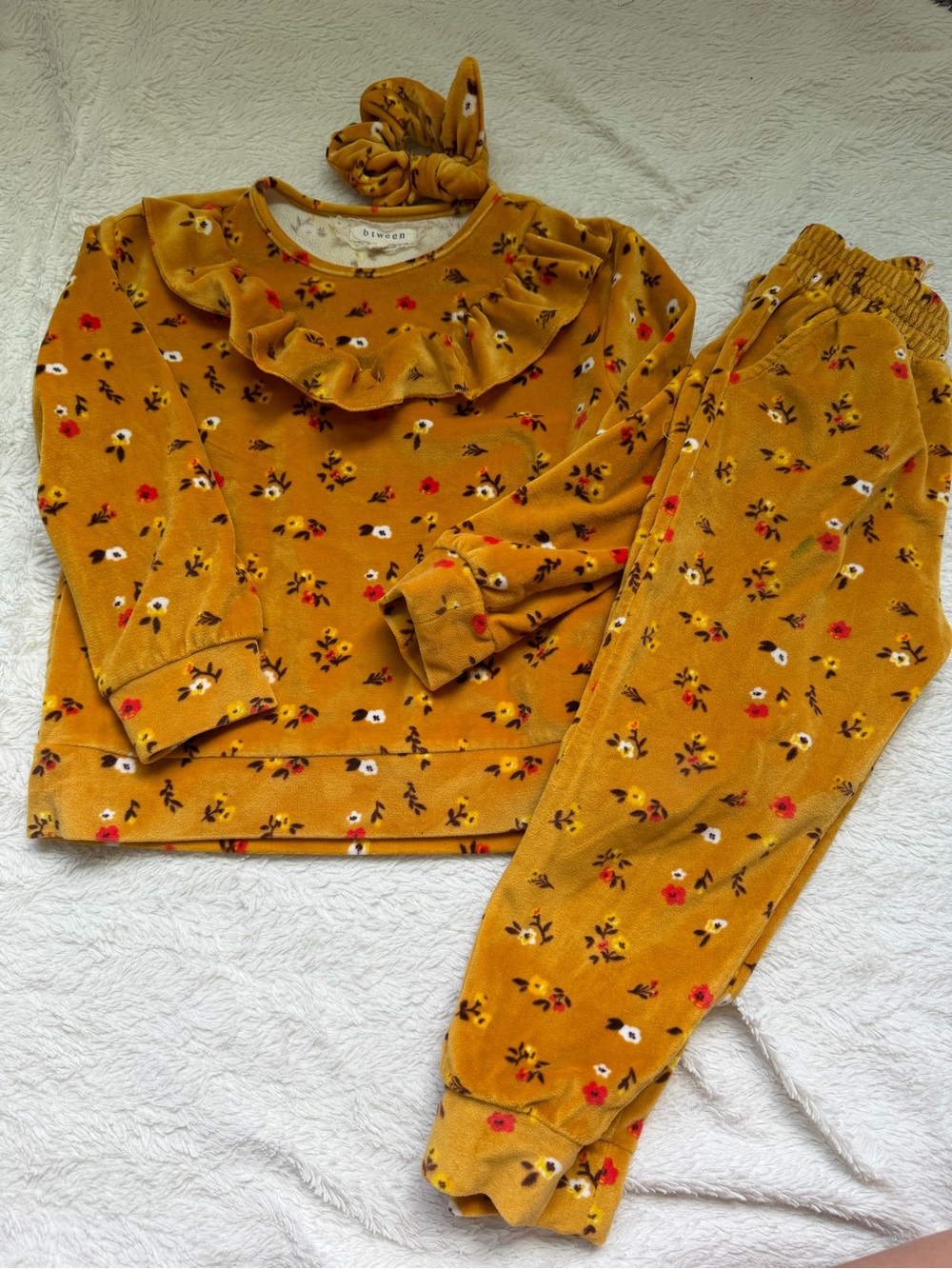 Btween Girls Two Piece Yellow Floral Velvet Set Size 6